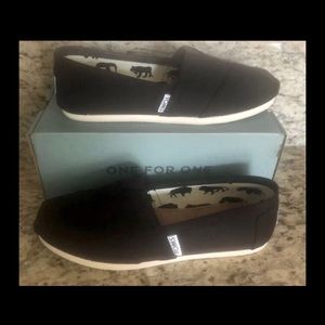 Toms Black Size 6